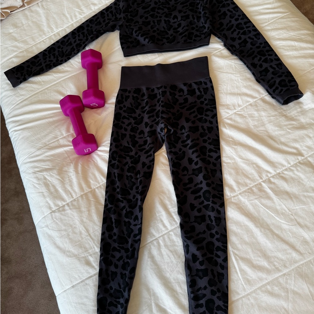 Black Leopard Print Activewear Set
